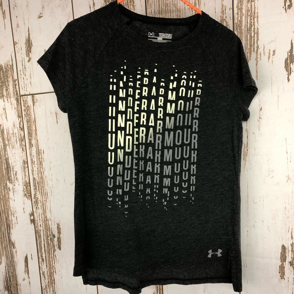 Under Armour, Youth Graphic T-shirt, Medium. In excellent condition!